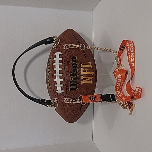 HANDMADE Football Purse (CINCINNATI BENGALS) 🏈 - Picture 1 of 16